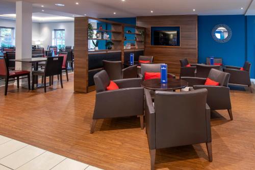Bar/lounge, Holiday Inn Express Birmingham Oldbury By IHG in Oldbury