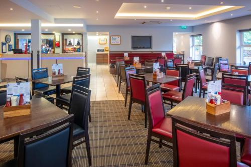 Restaurant, Holiday Inn Express Birmingham Oldbury By IHG in Oldbury