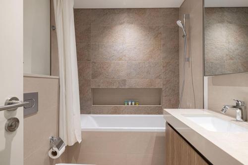 Luxury 2 bedroom with Burj Khalifa view connected to Dubai Mall - image 7