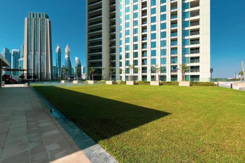 Luxury 2 bedroom with Burj Khalifa view connected to Dubai Mall - main image