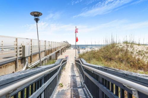 Four Seasons 803 W- Fishing Pier indoor pool in Waterfront/beach