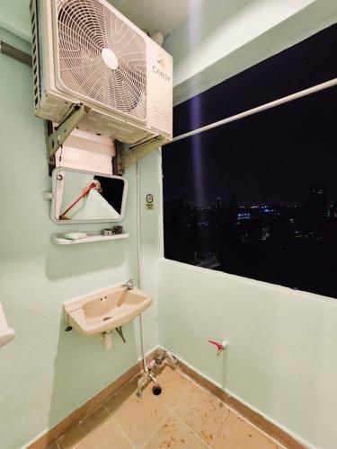 704-STP Homely room Free Wi-Fi and Near BTS - image 5