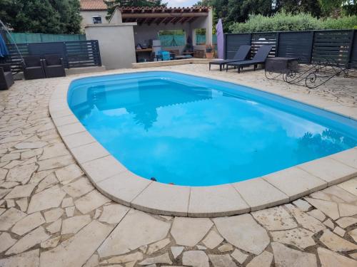 Zwembad, villa 2 chambres avec piscine et plus in Aigaliers