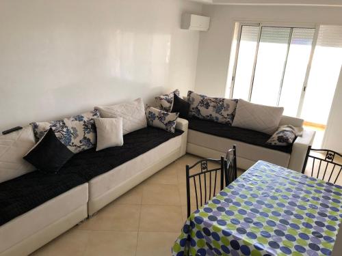 Magnifique Appartement à Louer C14 Jnane Dalya (Magnifique Appartement a Louer C14 Jnane Dalya) in Бузніка
