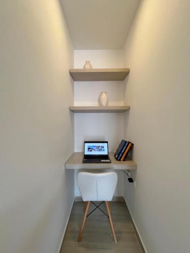 Cocina full, parqueadero y acceso a jacuzzi y bbq in 圣希尔