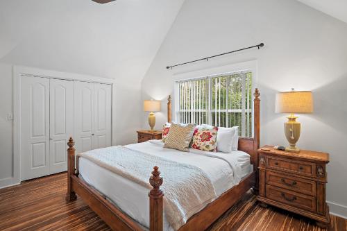 Mermaids and Magnolias(S)- 30A- 218 Bramble St-3BR 3BA+Loft (8) - image 2