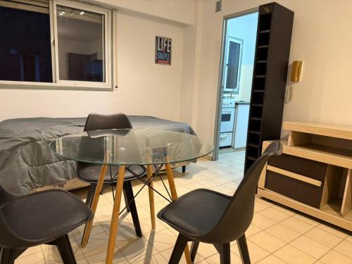 Depto sencillo a la vuelta del patio olmos cerca de todo