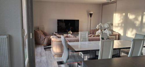 Large and superb apartment near Paris - Erquery