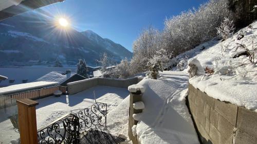 周邊環境, Happy Amadei in 聖維伊恩蓬高