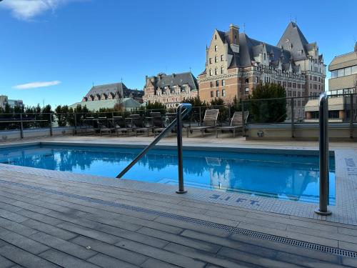 Relaxing condo in Falls Downtown Victoria in Victoria, Canada