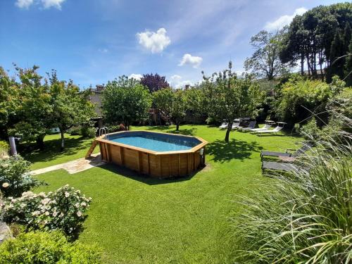 Casa di Leo with pool in Радікондолі