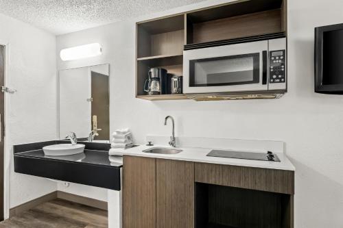 Cocina, Studio 6  King of Prussia, PA - Philadelphia in King Of Prussia