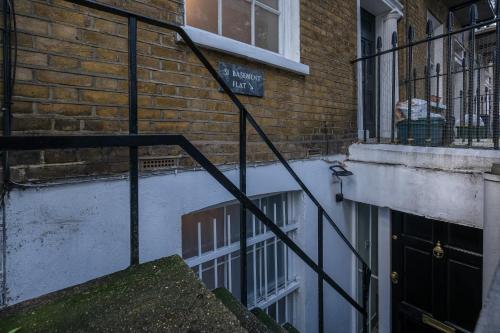 Luxury 3BR 2BA with Hot Tub & Garden London 