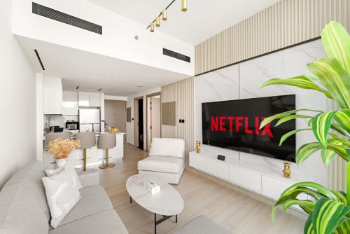 VayK - Gorgeous 1BR Retreat in Binghatti Corner - image 14