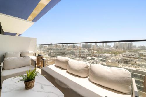 VayK - Gorgeous 1BR Retreat in Binghatti Corner - image 11