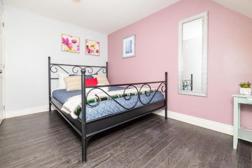 Stylish Ottawa Getaway for 5, Ottawa