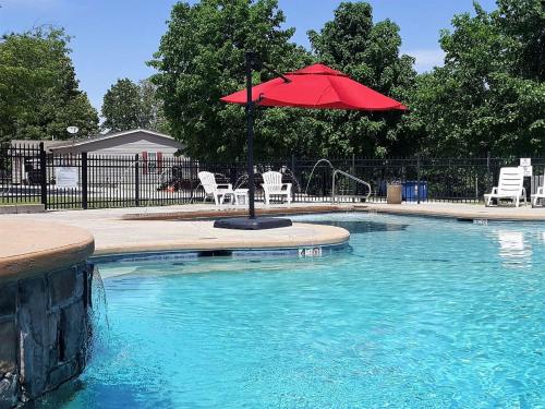 Happy Hollow Resort – Blue Eye, MO