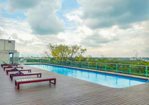 Apto Exclusivo en Cali con Balcón, Piscina y Sauna! Vive una Estancia con Estilo (Apto Exclusivo en Cali con Balcon, Piscina y Sauna! Vive una Estancia con Estilo) in ซิวดัด คาร์ดิง