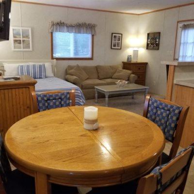 Happy Hollow Resort – Blue Eye, MO