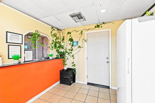 Jeffersonian Motor Inn - image 11