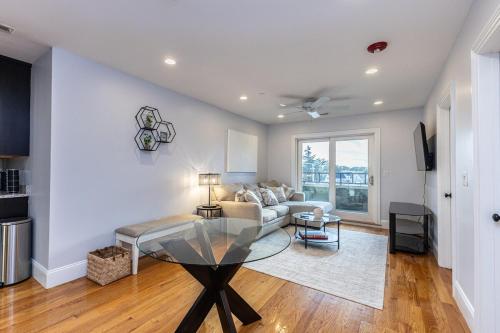 NEW -Entire Place-Laundry In Unit -Family Friendly in ซอเมอร์วิล (MA)