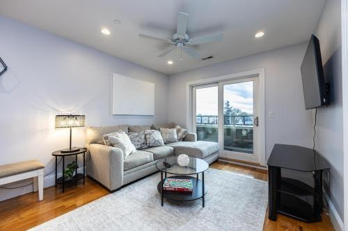 NEW -Entire Place-Laundry In Unit -Family Friendly in ซอเมอร์วิล (MA)