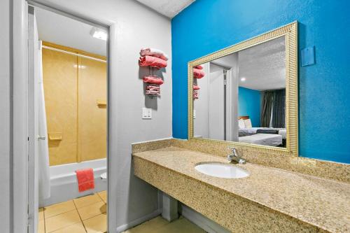 Jeffersonian Motor Inn - image 2