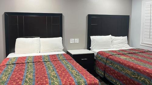 2 double beds