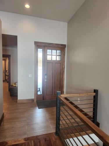 Luxury Ridge Townhome Stunning Eden Valley Views - main image