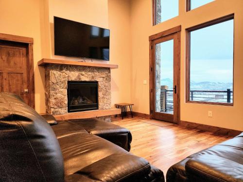 Luxury Ridge Townhome Stunning Eden Valley Views - image 11