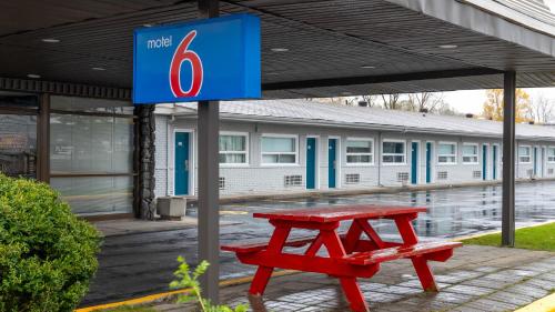 A szálláshely kívülről, Motel 6 Cornwall, ON in Cornwall (Ontario)