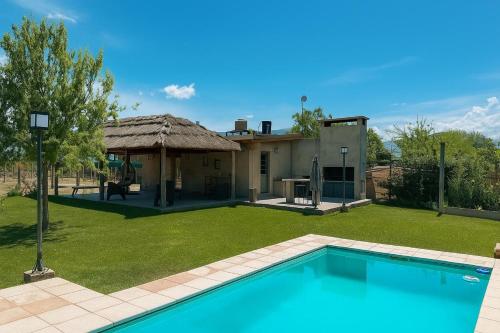 บริการและสิ่งอำนวยความสะดวก, Wine Studio with BBQ & pool in ลูคัง เด กูโย