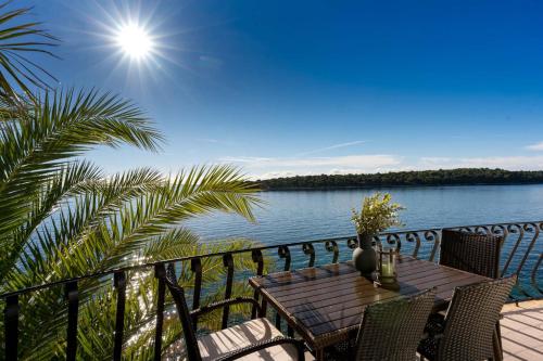 Apartment Julietta – khách sạn tại Rab