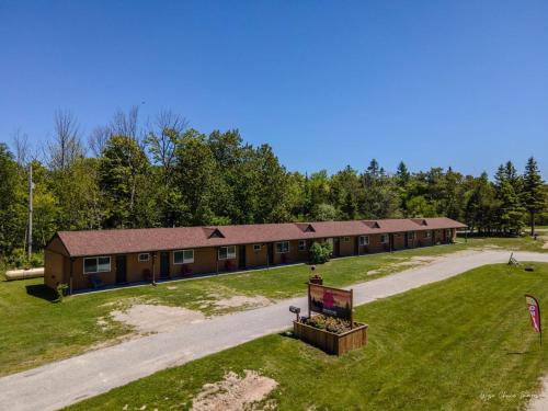 The Inn at Shady Pines 1
