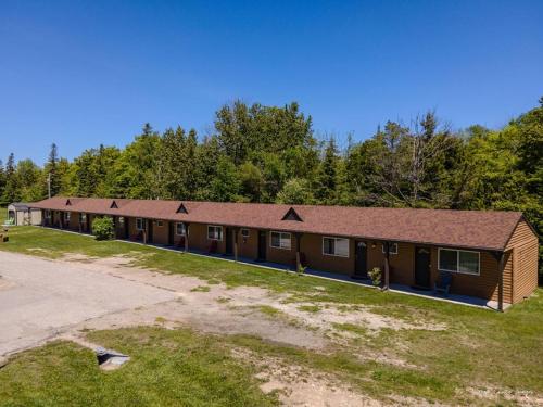 The Inn at Shady Pines 5