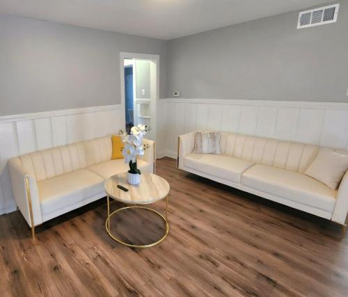 Crestwood Gem in Crestwood (IL)