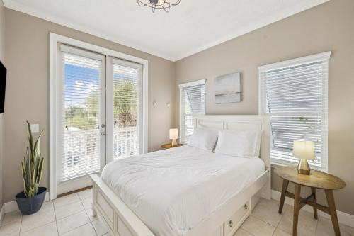 Tram-on-Time Carriage House by 30A Escapes - image 2