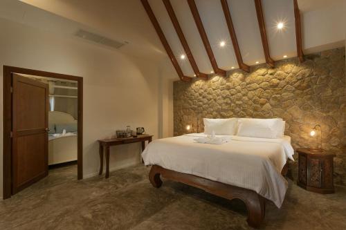 Baan Chang Sanctuary – Bang Tao Bay, WY
