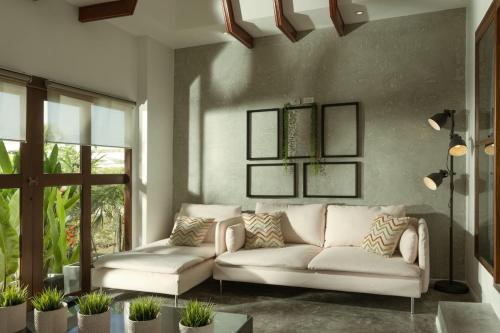 Baan Chang Sanctuary – Bang Tao Bay, WY
