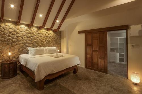 Baan Chang Sanctuary – Bang Tao Bay, WY