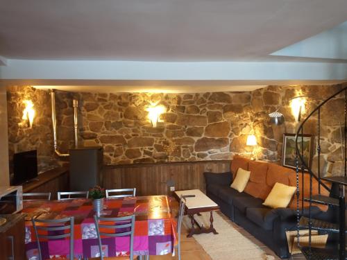 Casa do Xurés (Casa do Xures) in Maus de Salas