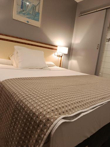 hotel azur - Hôtel - Paris