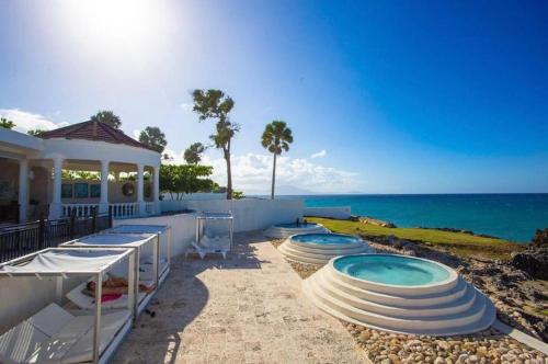 8 BR Grand Villa in Oceanfront Comm Sosua Ocean Vill in Playa Chiquita