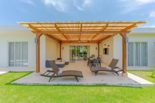 Coastal Oasis in Oceanfront Comm Sosua Ocean Village in Playa Chiquita