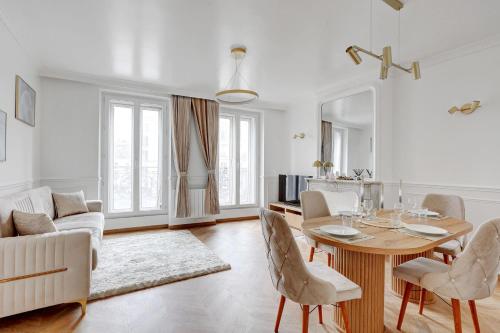 High end Parisian 3 room apartment 10th arrondissement