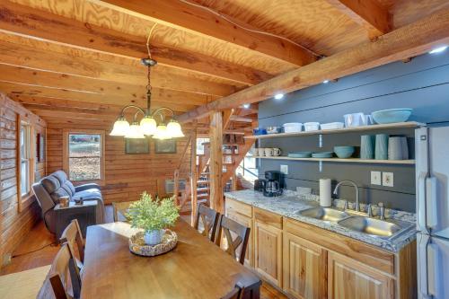 . Access to Community Marina! Lake-View Murray Cabin