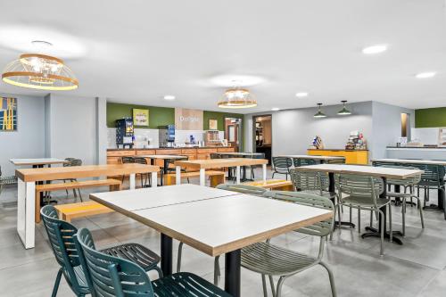 อาหารและเครื่องดื่ม, Spark by Hilton Portland Airport Maine Mall in เซาท์ พอร์ตแลนด์ (ME)