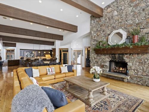 Apex Lodge - Solitude Resort 5BR with Hot Tub - main image