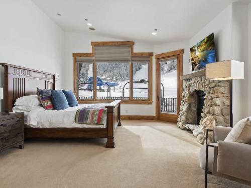 Apex Lodge - Solitude Resort 5BR with Hot Tub - image 8