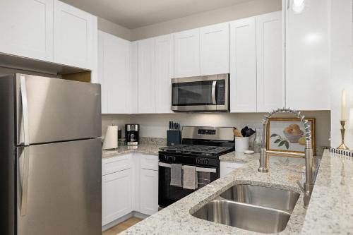 Pool & Pickleball | Sea World | Sleeps 8 in Castroville (TX)